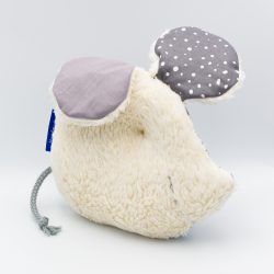 Maus als Spielkissen für Babys mit Knisterohren aus weichem Bio-Teddyplüsch und grauer Biobaumwolle mit weißen Punkten